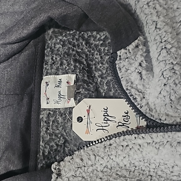 NWT Happy Rose Furry Zip Up Hoodie Light and Dark Gray Size M No Flaws! - Picture 6 of 6